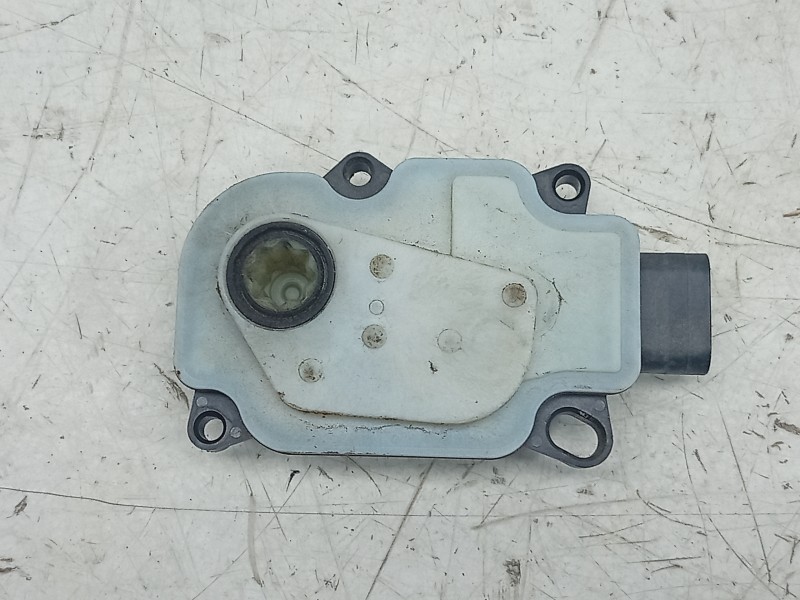 Recambio de servomotor para porsche taycan (y1a) 4s referencia OEM IAM  95B965501AA 