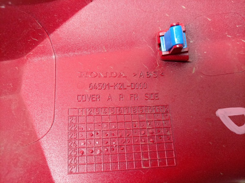 Recambio de carenado delantero derecho para honda adv adv 350 referencia OEM IAM  64501K2LD000 