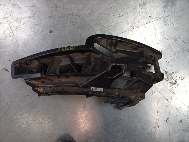 Recambio de soporte paragolpes trasero derecho para porsche taycan (y1a) 4s referencia OEM IAM  9J1807126 