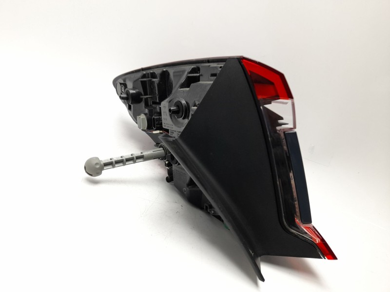 Recambio de piloto trasero derecho para renault captur ii (hf_) tce 90 (hfm6) referencia OEM IAM  265504427R 