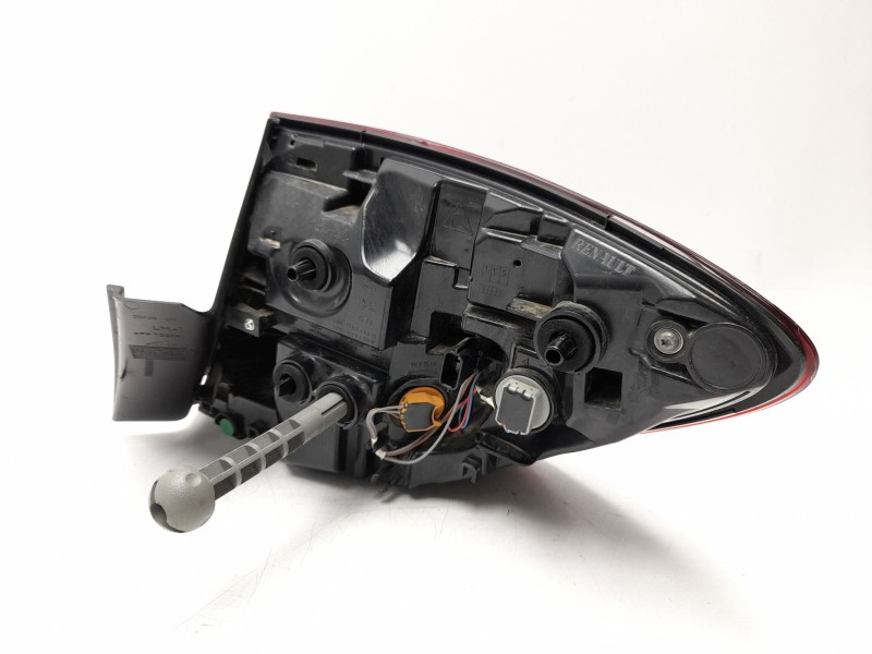 Recambio de piloto trasero izquierdo para renault captur ii (hf_) tce 90 (hfm6) referencia OEM IAM  265558746R 
