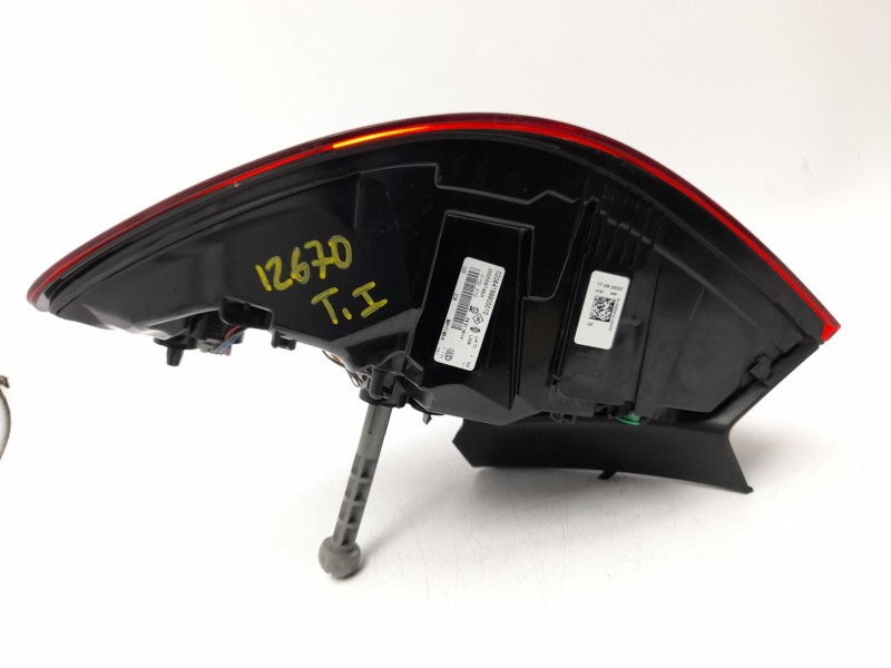 Recambio de piloto trasero izquierdo para renault captur ii (hf_) tce 90 (hfm6) referencia OEM IAM  265558746R 