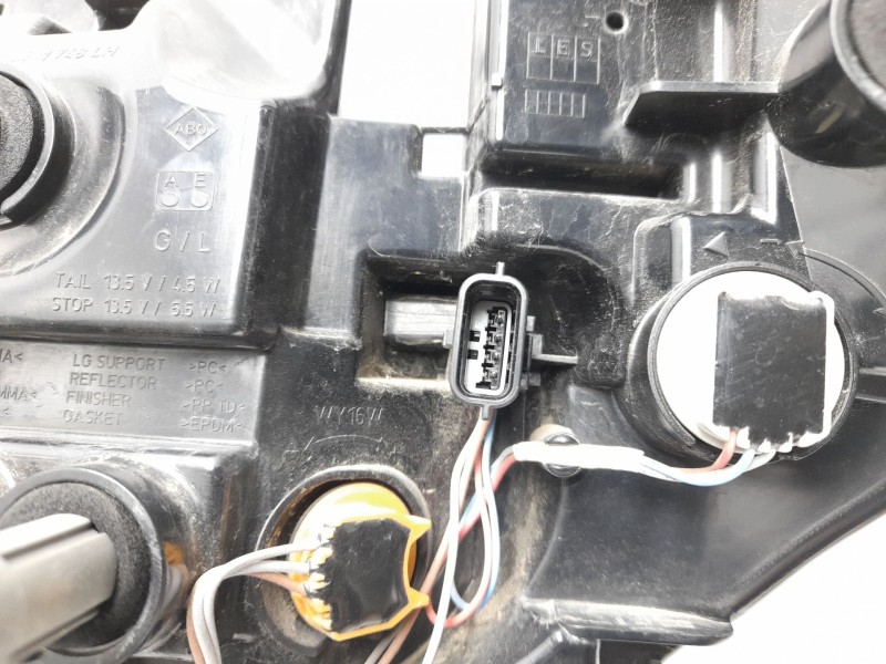 Recambio de piloto trasero izquierdo para renault captur ii (hf_) tce 90 (hfm6) referencia OEM IAM  265558746R 
