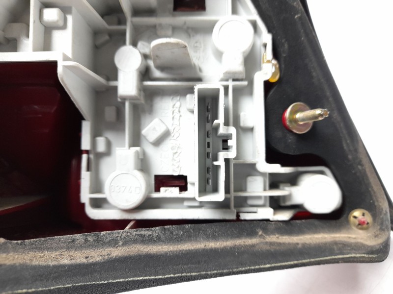 Recambio de piloto trasero derecho para ford mondeo iii (b5y) 2.0 16v referencia OEM IAM  6S7113404A 103F10341770/16315336/40605