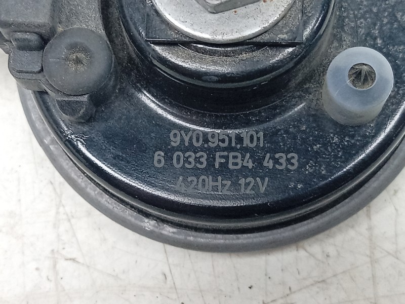 Recambio de claxon para porsche taycan (y1a) 4s referencia OEM IAM  9Y0951101 