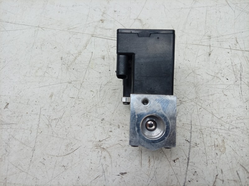 Recambio de valvula expansion para porsche taycan (y1a) 4s referencia OEM IAM 152257904 4M0816682E 