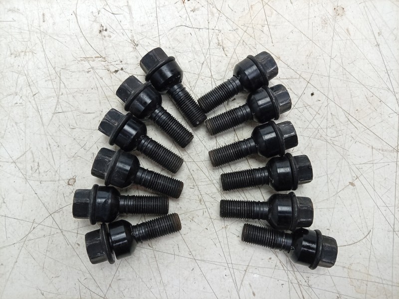 Recambio de juego tornillos de rueda para porsche taycan (y1a) 4s referencia OEM IAM  TORNILLOSRUEDA 