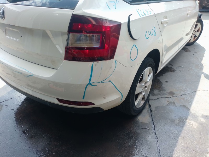Recambio de paragolpes trasero para skoda rapid spaceback (nh1) 1.4 tdi referencia OEM IAM   