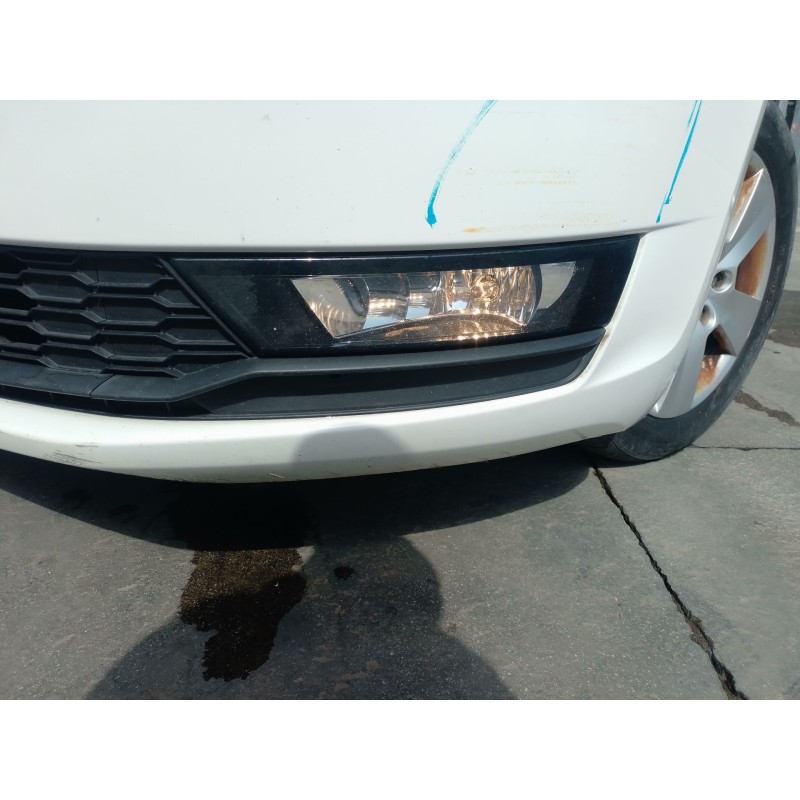 Recambio de faro antiniebla izquierdo para skoda rapid spaceback (nh1) 1.4 tdi referencia OEM IAM   