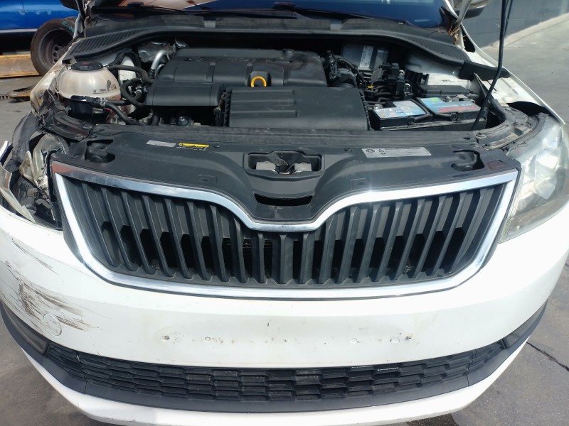 Recambio de rejilla delantera para skoda rapid spaceback (nh1) 1.4 tdi referencia OEM IAM   