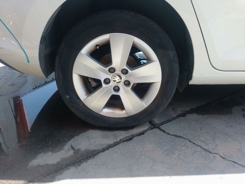 Recambio de llanta para skoda rapid spaceback (nh1) 1.4 tdi referencia OEM IAM   