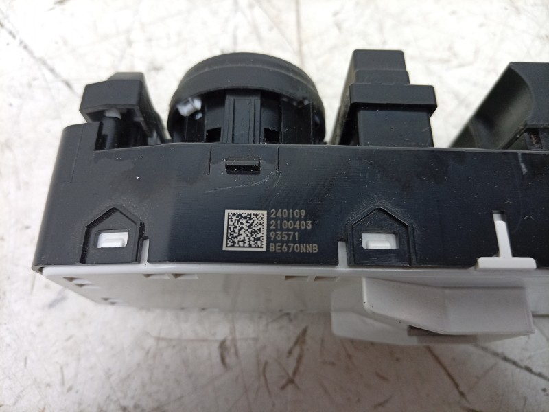 Recambio de mando elevalunas delantero izquierdo para hyundai kona (os, ose, osi) 1.6 gdi hybrid referencia OEM IAM  93571BE470N