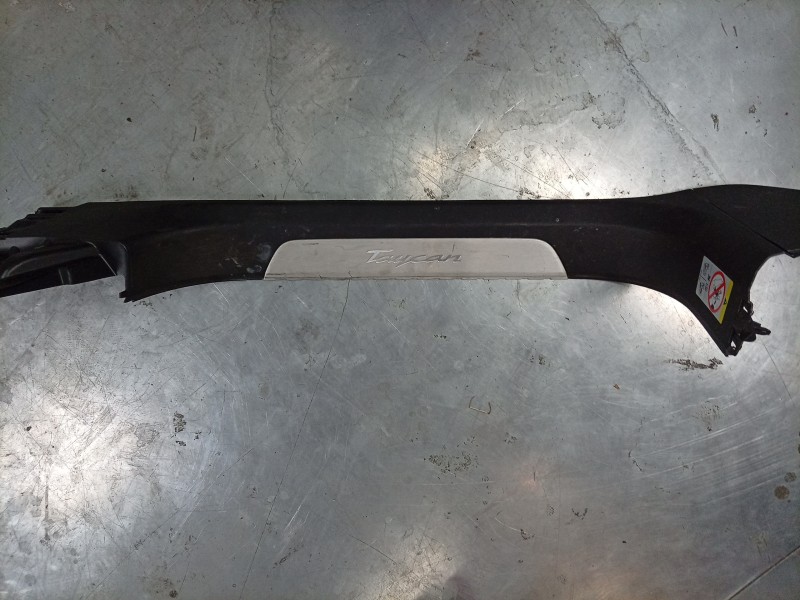 Recambio de moldura para porsche taycan (y1a) 4s referencia OEM IAM  9J1867938B 