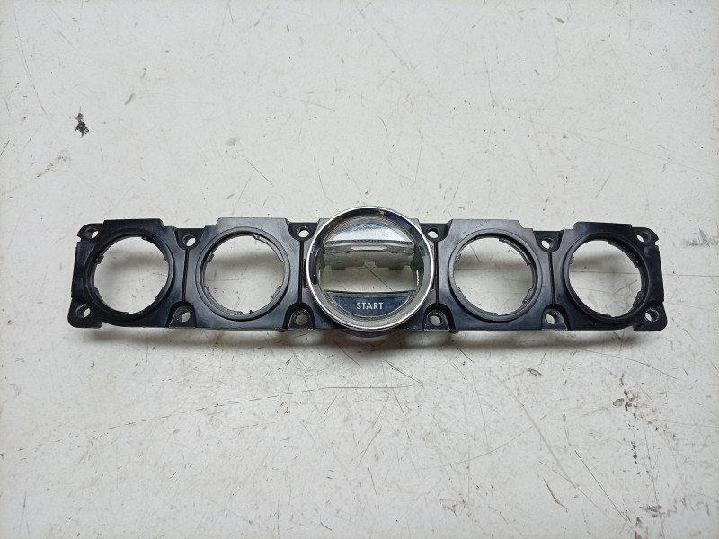 Recambio de moldura para aston martin rapide 5.9 v12 cat referencia OEM IAM   