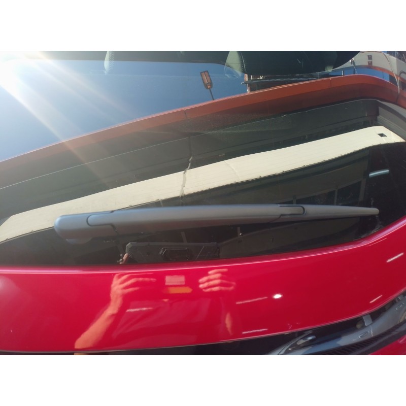 Recambio de brazo limpia trasero para peugeot 208 5p allure hybrid 110 edcs6 referencia OEM IAM   