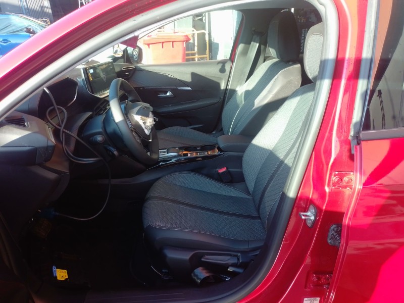 peugeot 208 5p allure hybrid 110 edcs6 del año 2026