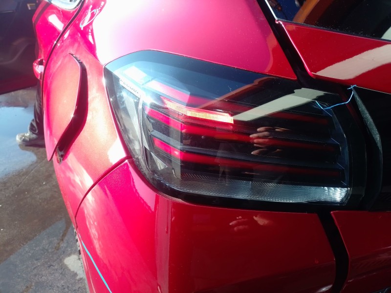 Recambio de piloto trasero izquierdo para peugeot 208 5p allure hybrid 110 edcs6 referencia OEM IAM   