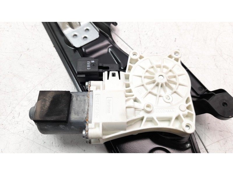 Recambio de elevalunas trasero izquierdo para land rover range rover evoque referencia OEM IAM LR114598  