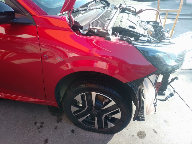 Recambio de aleta delantera derecha para peugeot 208 5p allure hybrid 110 edcs6 referencia OEM IAM   