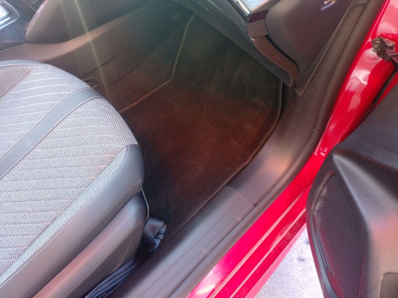 Recambio de juego alfombrillas para peugeot 208 5p allure hybrid 110 edcs6 referencia OEM IAM   