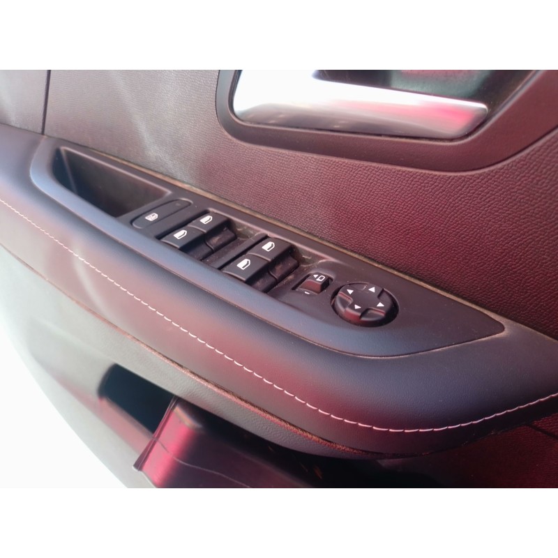Recambio de mando elevalunas delantero izquierdo para peugeot 208 5p allure hybrid 110 edcs6 referencia OEM IAM   