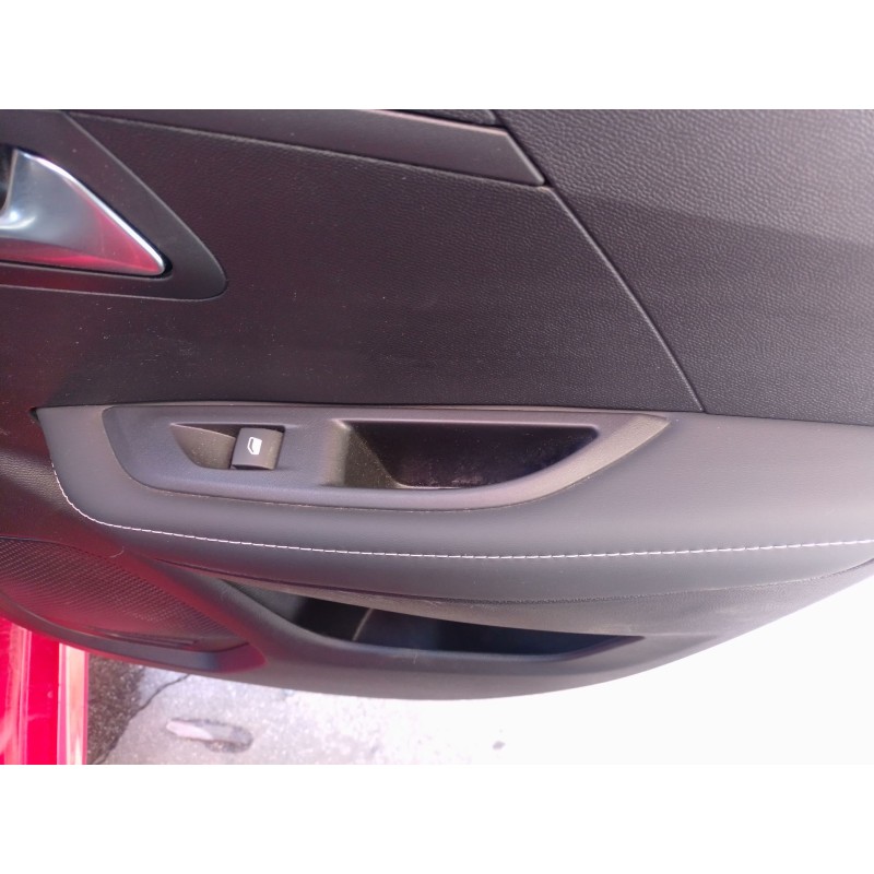 Recambio de mando elevalunas trasero derecho para peugeot 208 5p allure hybrid 110 edcs6 referencia OEM IAM   