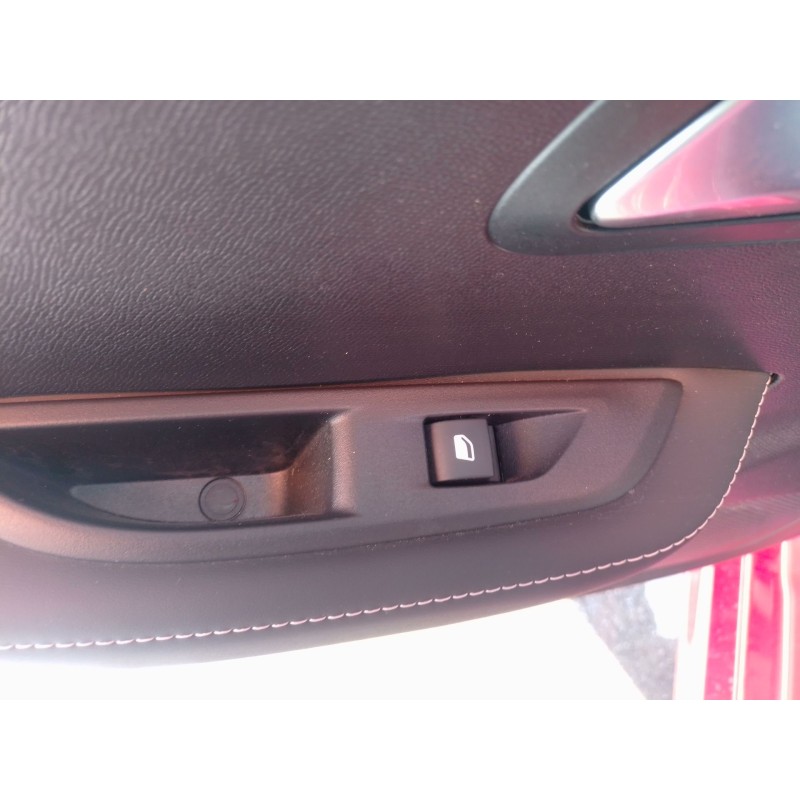 Recambio de mando elevalunas trasero izquierdo para peugeot 208 5p allure hybrid 110 edcs6 referencia OEM IAM   