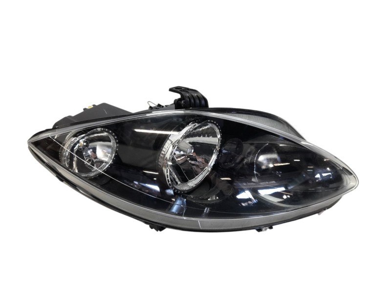 Recambio de faro derecho para seat leon (1p1) referencia OEM IAM  5P1941006E 10121210001/11854362/9020052/ST4224903