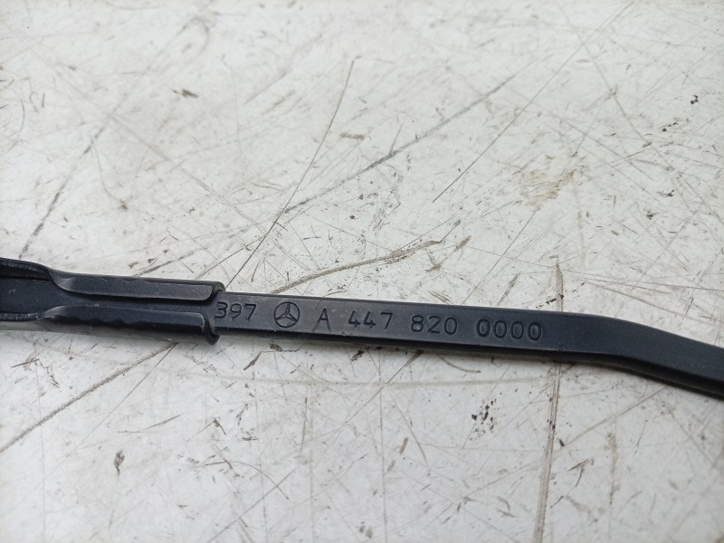 Recambio de brazo limpia delantero izquierdo para mercedes-benz vito tourer (w447) 116 cdi / 116 bluetec (447.701, 447.703, 447.