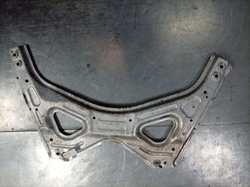Recambio de subchasis delantero para maserati ghibli iii (m157) 3.0 s q4 referencia OEM IAM  670002928 