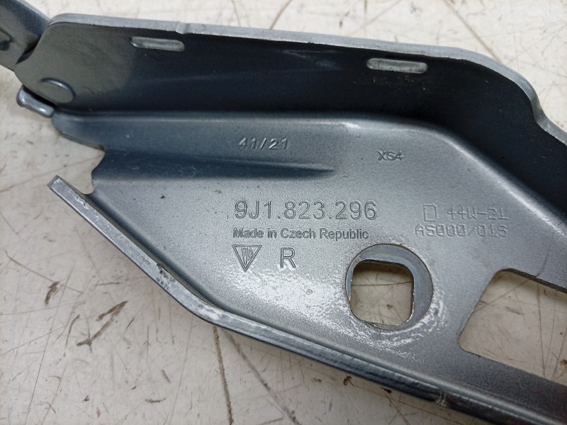Recambio de bisagra capo derecha para porsche taycan (y1a) 4s referencia OEM IAM  9J1823296 