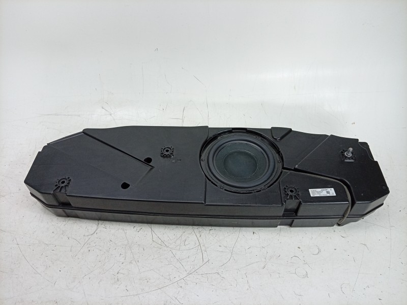 Recambio de subwoofer para porsche taycan (y1a) 4s referencia OEM IAM  9J1035481 