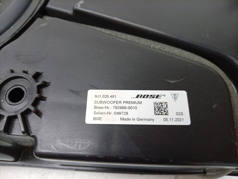 Recambio de subwoofer para porsche taycan (y1a) 4s referencia OEM IAM  9J1035481 