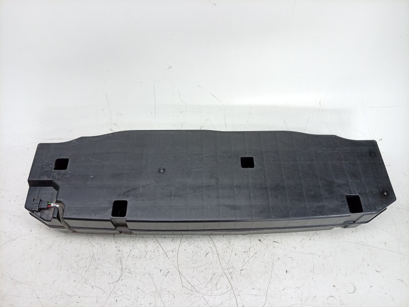 Recambio de subwoofer para porsche taycan (y1a) 4s referencia OEM IAM  9J1035481 