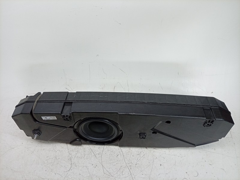 Recambio de subwoofer para porsche taycan (y1a) 4s referencia OEM IAM  9J1035481 