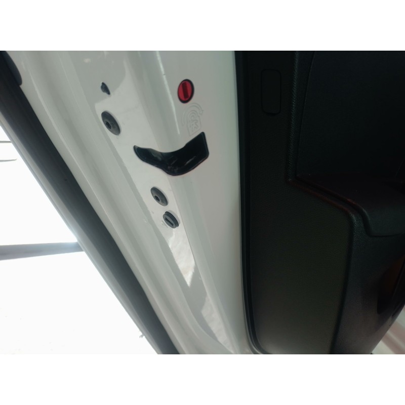 Recambio de cerradura puerta trasera izquierda para opel corsa f (p2jo) 1.2 (68) referencia OEM IAM   