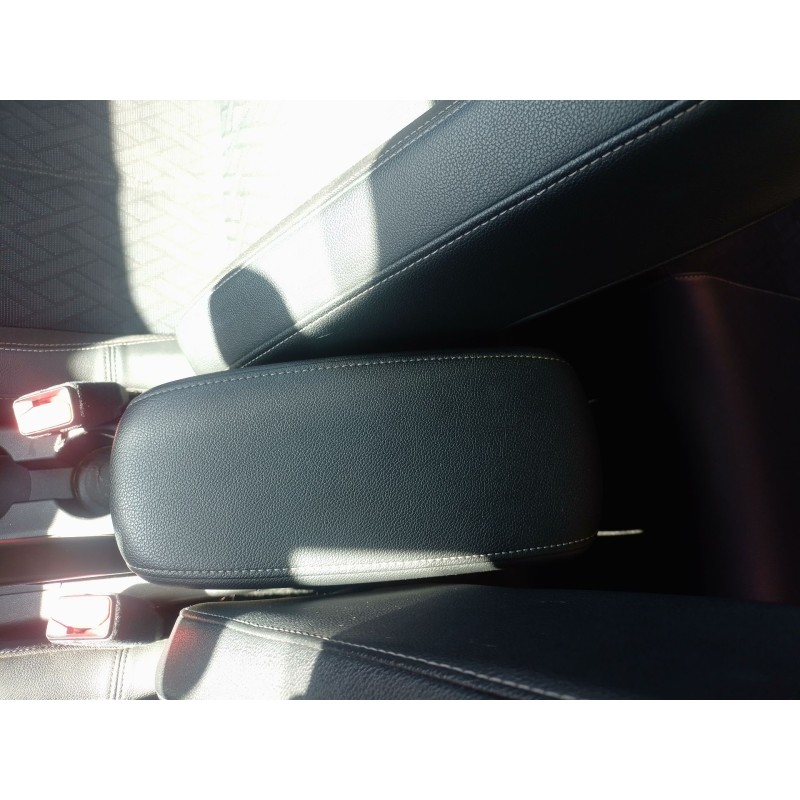 Recambio de apoyabrazos central para opel corsa f (p2jo) 1.2 (68) referencia OEM IAM   