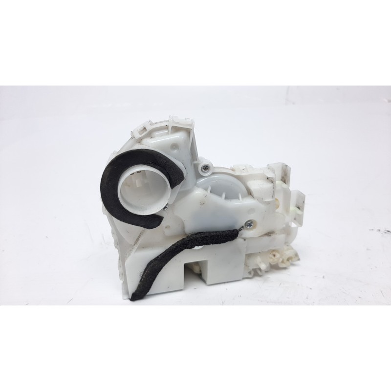 Recambio de cerradura puerta trasera izquierda para suzuki vitara 1.6 ddis comfort 4x4 referencia OEM IAM 8230254P01  