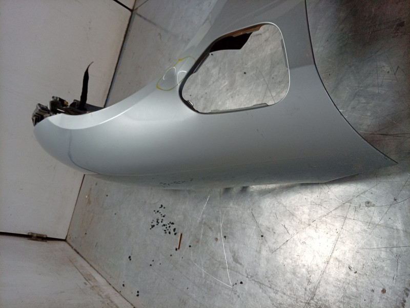 Recambio de aletin delantero izquierdo para porsche taycan (y1a) 4s referencia OEM IAM  9J1805626 