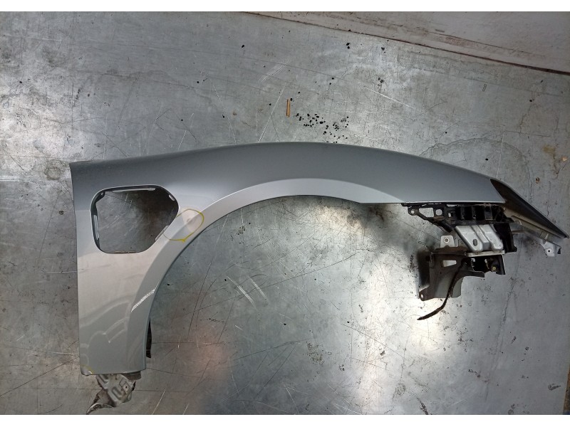 Recambio de aletin delantero izquierdo para porsche taycan (y1a) 4s referencia OEM IAM  9J1805626 
