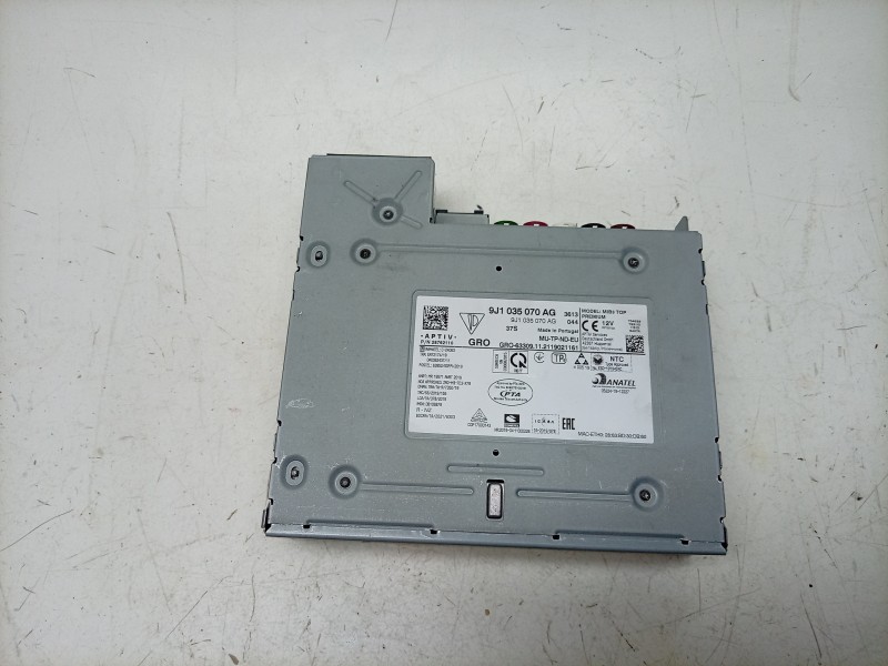 Recambio de sistema audio / radio cd para porsche taycan (y1a) 4s referencia OEM IAM  9J1035070AG 