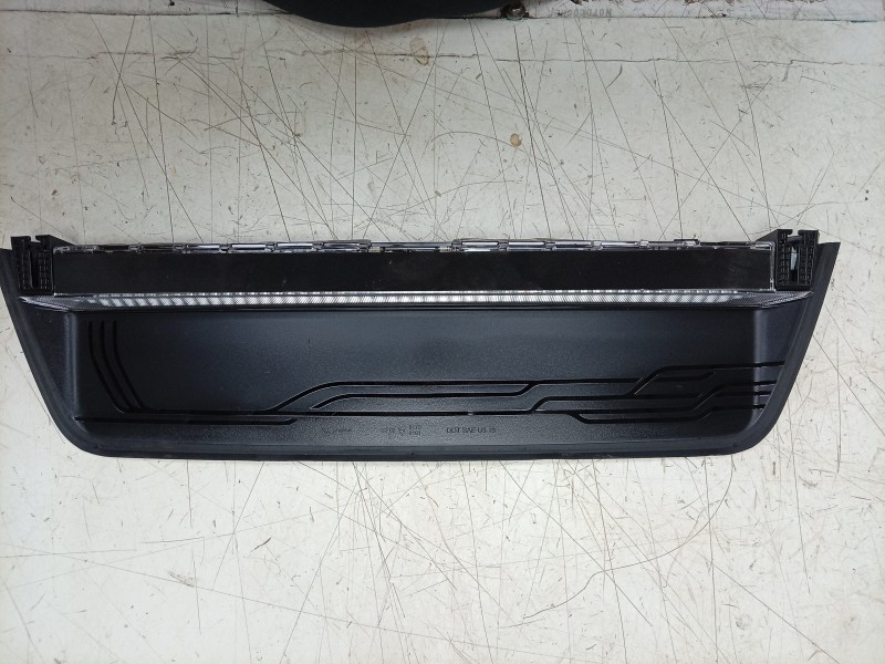 Recambio de piloto trasero central para porsche taycan (y1a) 4s referencia OEM IAM  9J194504 
