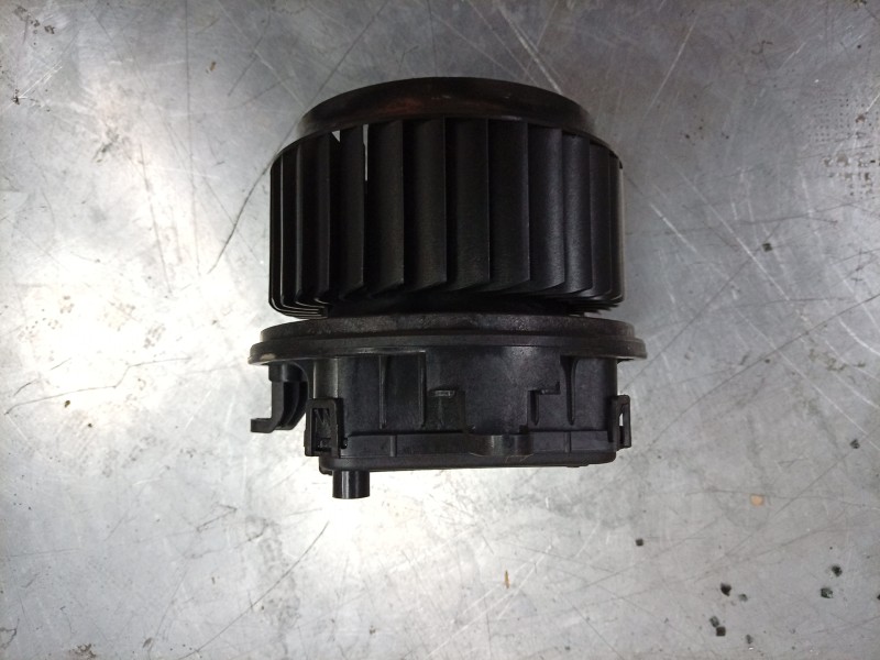Recambio de ventilador calefaccion para porsche taycan (y1a) 4s referencia OEM IAM  972907521C 