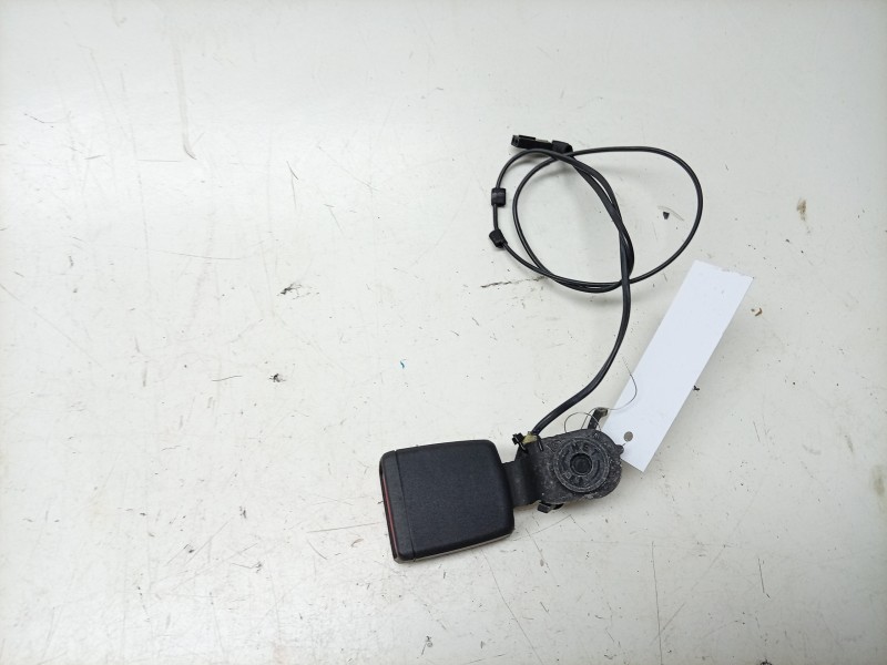 Recambio de enganche cinturon trasero derecho para porsche taycan (y1a) 4s referencia OEM IAM  9J1857754D 