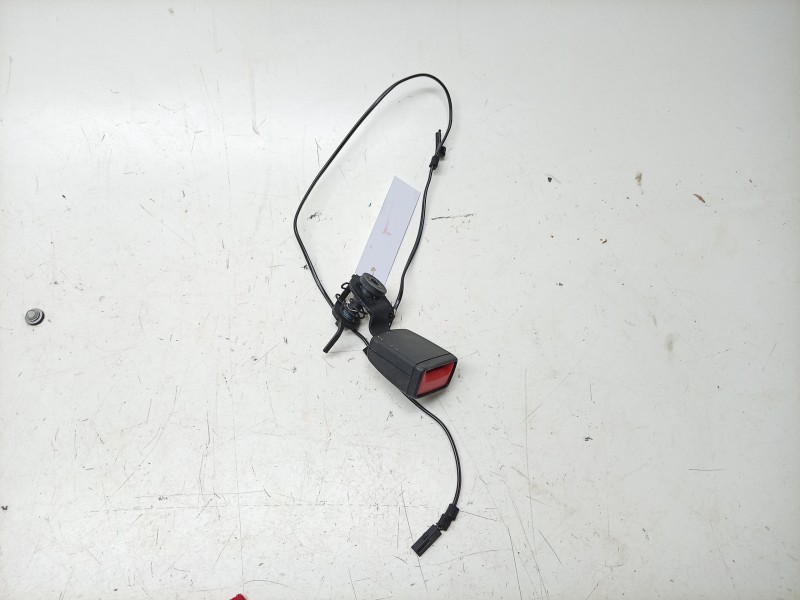 Recambio de enganche cinturon trasero izquierdo para porsche taycan (y1a) 4s referencia OEM IAM  9J1857753D 