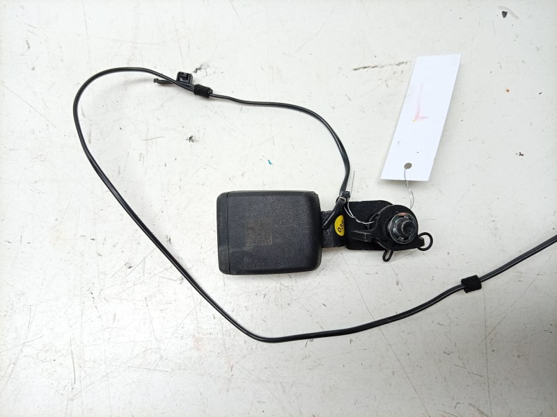 Recambio de enganche cinturon trasero izquierdo para porsche taycan (y1a) 4s referencia OEM IAM  9J1857753D 