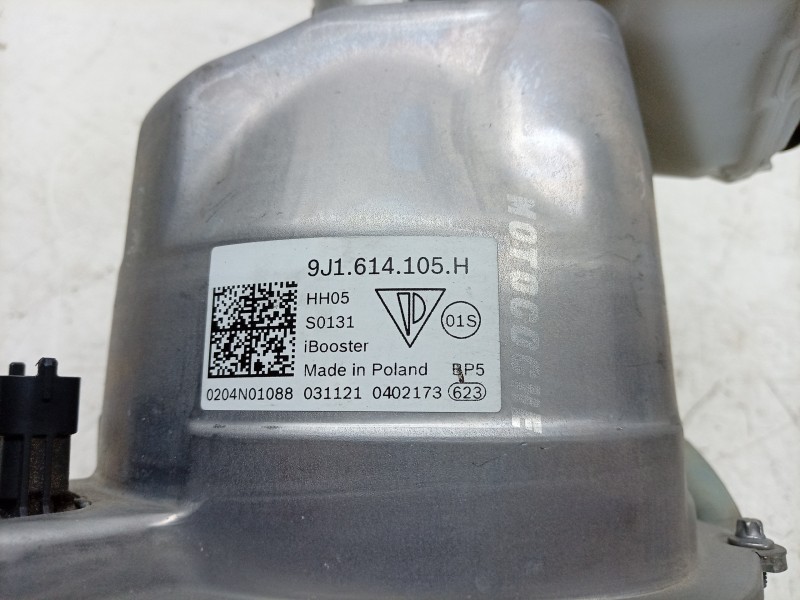 Recambio de servofreno con bomba para porsche taycan (y1a) 4s referencia OEM IAM  9J1614105R 