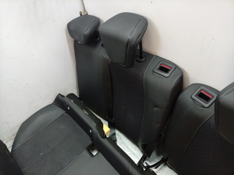 Recambio de juego asientos completo para opel corsa f (p2jo) 1.2 (68) referencia OEM IAM  98302352ZD 