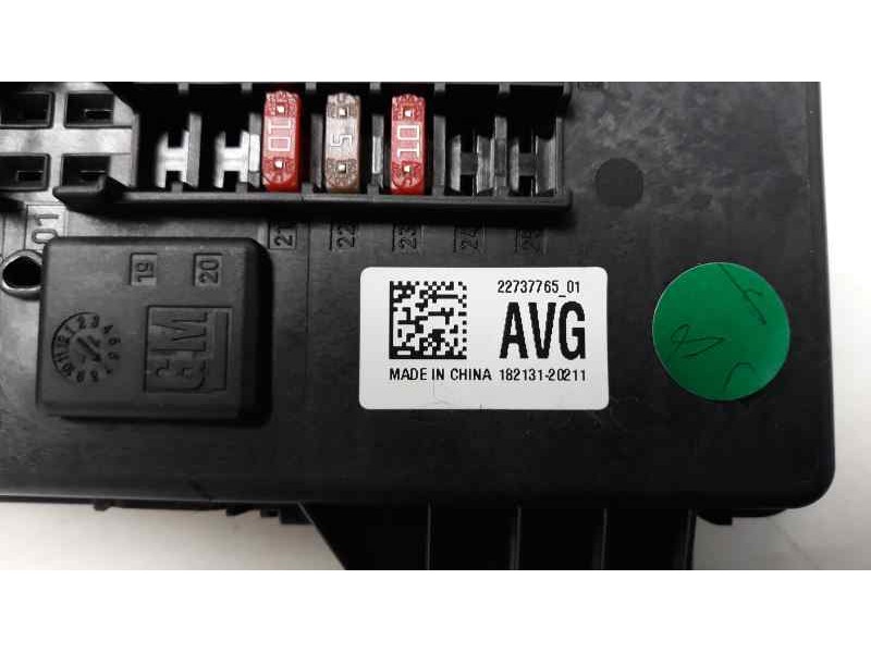 Recambio de caja reles / fusibles para opel insignia sports tourer edition referencia OEM IAM 2273776501 18213120211 