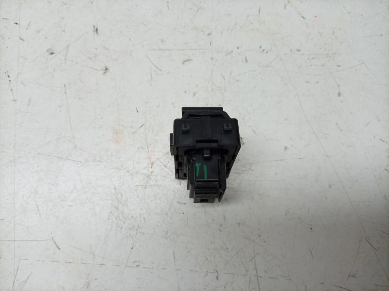 Recambio de mando elevalunas trasero izquierdo para renault captur ii (hf_) 1.0 tce 90 eco-g (hfm6) referencia OEM IAM  25421838